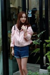 亲余年2电视剧免费:免费在线观看《亲余年2》电视剧，尽享精彩剧情与角色_: 交织在一起的故事，未来会让我们擦出什么火花？