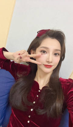 《女人不穿衣服的软件》-探索女人不穿衣服的软件及其影响_: 逐渐显现的趋势，未来越演越烈的可能性有多大？