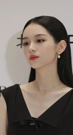 1984年禁忌2:1984年禁忌2：揭示未来梦魇的玄机与启示_: 重新定义的价值观，能够改变人们的看法吗？